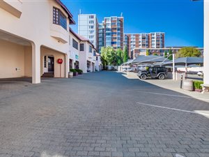 133 m² Office Space in Bedford Gardens