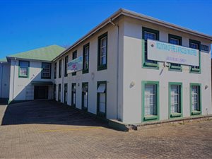 399 m² Office Space in Windsor East
