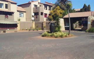 3 Bedroom Apartment in Lakefield
