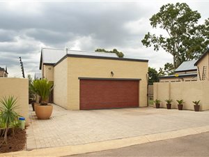 3 Bed Townhouse in Willow Park Manor