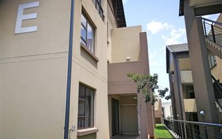 2 Bedroom Apartment in Ruimsig