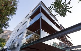 3 Bedroom Apartment in Oranjezicht
