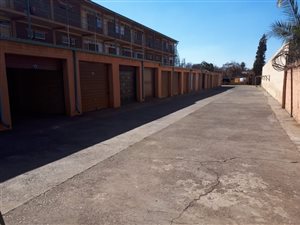 2 Bed Flat in Vanderbijlpark CE2