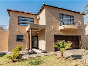 5 Bed House in Monavoni