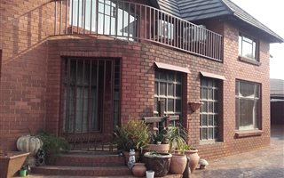 7 Bedroom House in Sunair Park