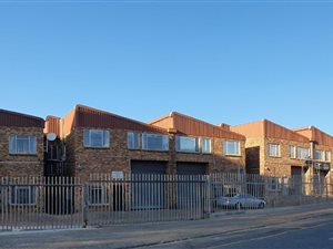 360 m² Industrial space in Troyeville
