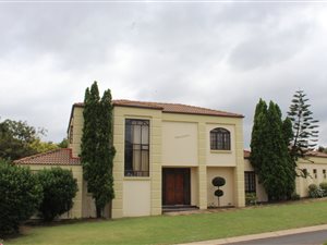 3 Bed House in Blue Valley Golf Estate