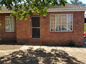 3 Bedroom Townhouse in Bisley