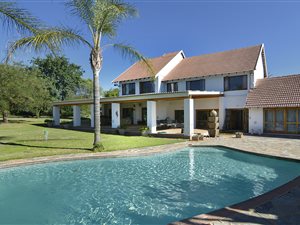 5 Bedroom House in Kyalami AH