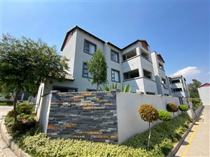 3 Bed Apartment in Honeydew