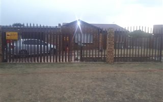 3 Bedroom House in Van Dyk Park