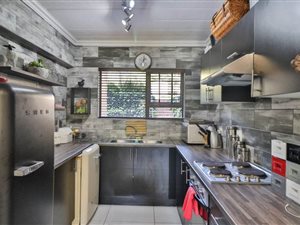 2 Bed Apartment in Maroeladal