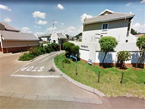 2 Bed Townhouse in Pomona