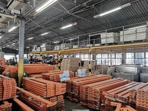 1200 m² Industrial space in New Germany