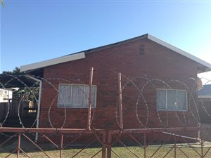 2 Bed House in Acaciaville