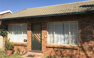 2 Bedroom Simplex in Elarduspark