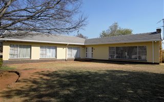 4 Bedroom House in Dalpark