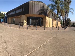1200 m² Commercial space in East Lynne