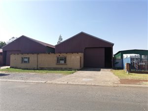 648 m² Industrial space in Daggafontein
