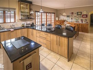 4 Bed House in Bonza Bay