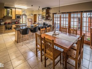 4 Bed House in Bonza Bay