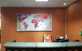 374 m² Commercial space in Menlo Park