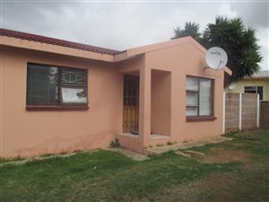 2 Bedroom House in Scheepers Heights