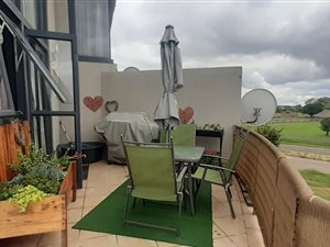 1 Bed Apartment in Rooihuiskraal North