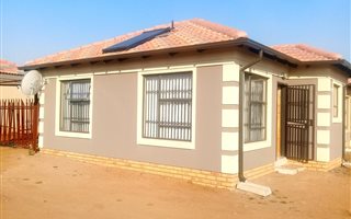 2 Bedroom House in Modderbee
