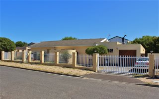 3 Bedroom House in Sunridge