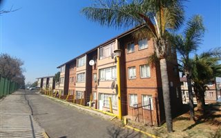 1.5 Bedroom Apartment in Laudium
