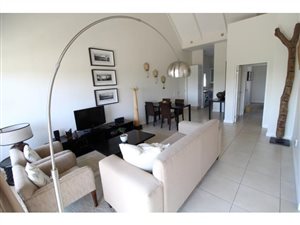 2 Bed Apartment in Parktown North