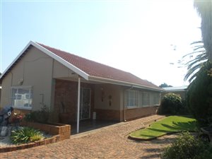 3 Bed House in Edelweiss
