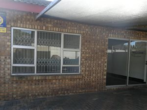 2 Bed Flat in Birdswood