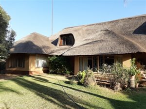 8 Bed House in Meyerspark