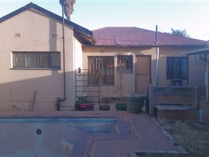 4 Bed House in Geduld