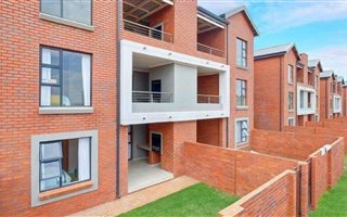 2 Bedroom Apartment in Pierre van Ryneveld
