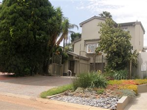 5 Bed Cluster in Lynnwood Glen