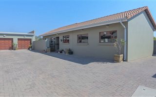 3 Bedroom Cluster in Hughes
