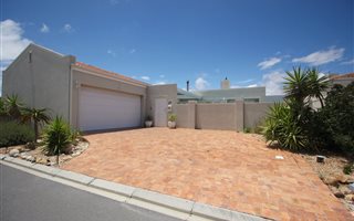 4 Bedroom House in Sunningdale
