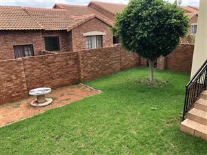 2 Bedroom Townhouse in Mooikloof Ridge