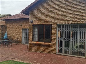 4 Bed Duet in Menlo Park