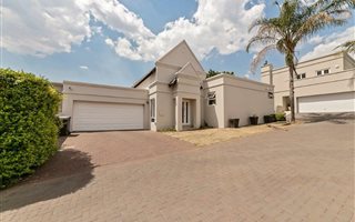 3 Bedroom House in Cedar Lakes