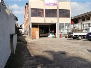 5 Bed House in Sparks Estate