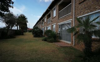 2 Bedroom Apartment in Dan Pienaarville