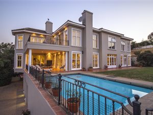 5 Bed House in Country Lane Estate