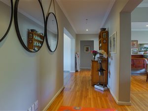 2 Bedroom Apartment in Kenilworth Upper