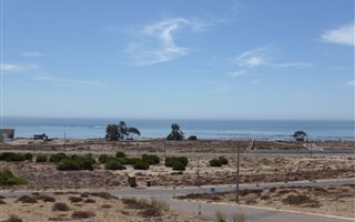 698 m² Land available in Da Gama Bay