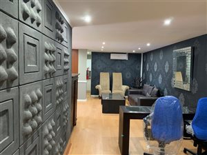 136 m² Office Space in Faerie Glen