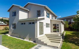 3 Bedroom House in Lower Robberg